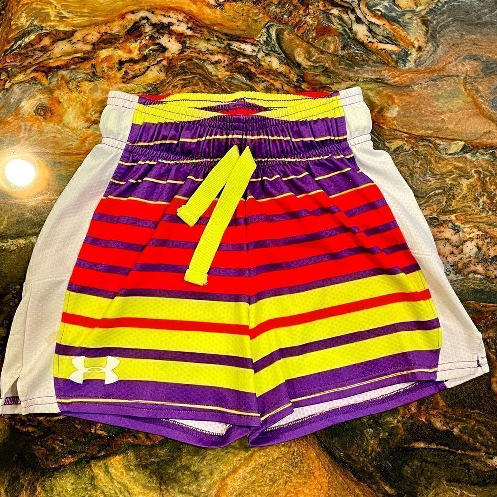 Under Armour heat gear youth small striped short